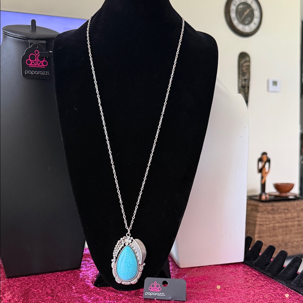 Paparazzi Silver Necklace With Turquoise Pendant